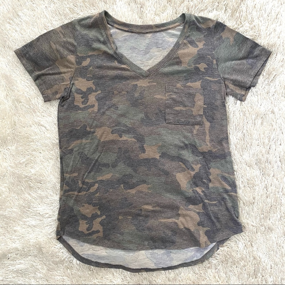 Not Rated Classic Camo Faded V-neck Pocket Tee